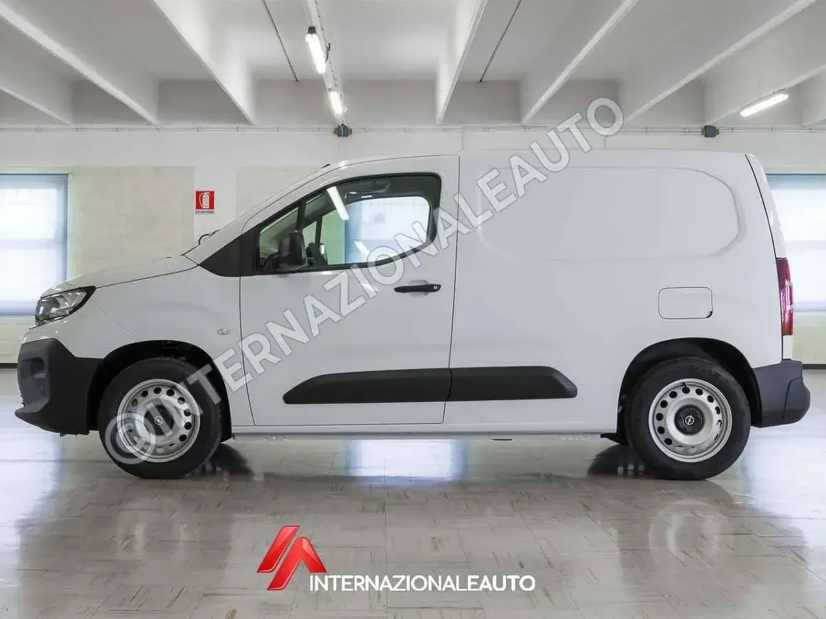 Nuova Opel Combo 101 CV (74 kW) 2025 Bianco Monovolume