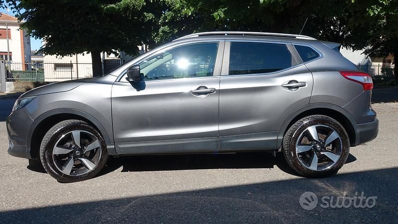 Usata Nissan Qashqai Visia 110 CV (80 kW) 2016 Grigio SUV