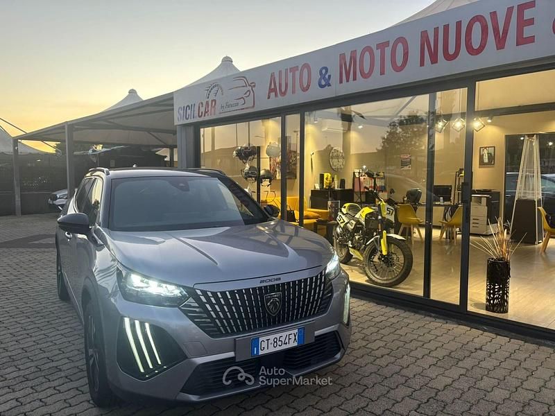 Usata Peugeot 2008 GT 131 CV (96 kW) 2024 Grigio SUV
