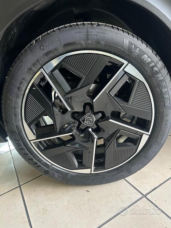 Usata Peugeot 408 GT 130 CV (95 kW) 2023 Nero SUV