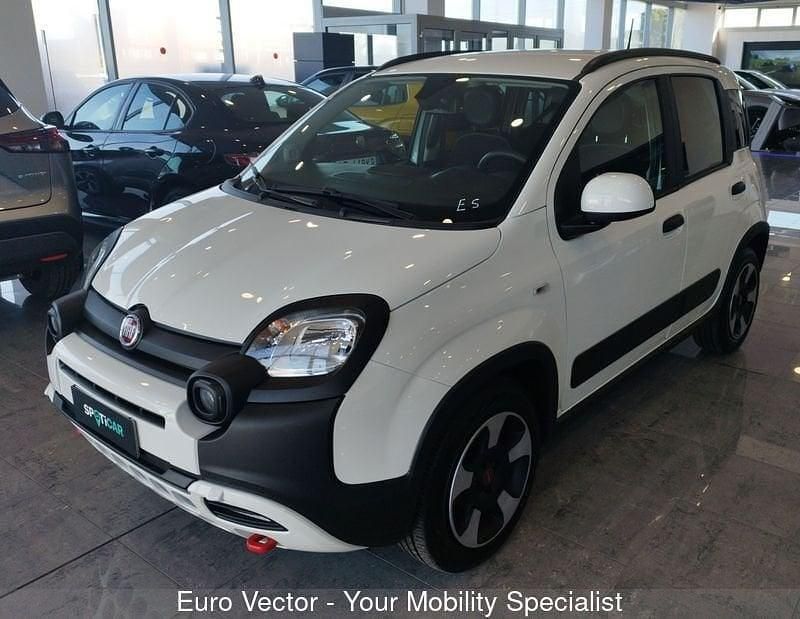 Usata Fiat Panda Cross Cross 70 CV (51 kW) 2024 Bianco Utilitaria