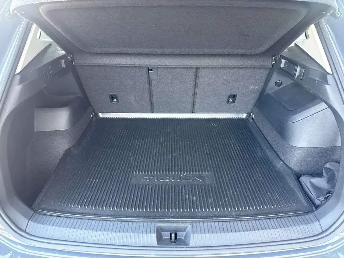 Usata VW Tiguan Edition 193 CV (141 kW) 2024 Grigio acciaio SUV