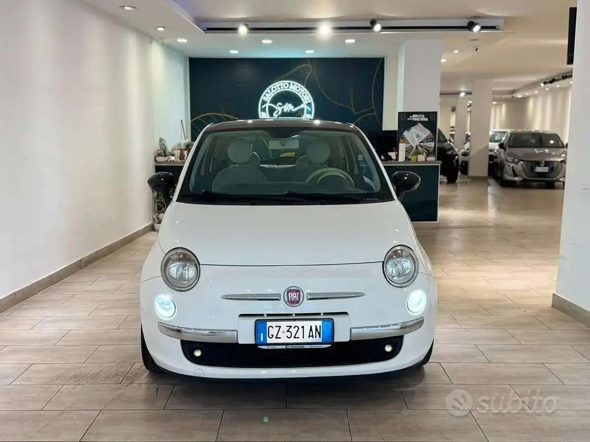 Usata Fiat 500 Lounge 69 CV (50 kW) 2010 Bianco Utilitaria