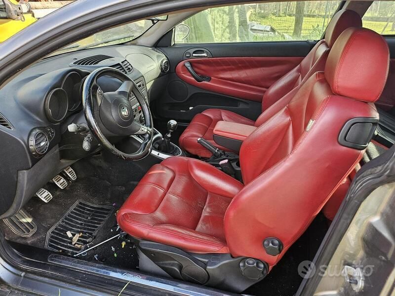 Usata Alfa Romeo GT 150 CV (110 kW) 2005 Grigio Coupé