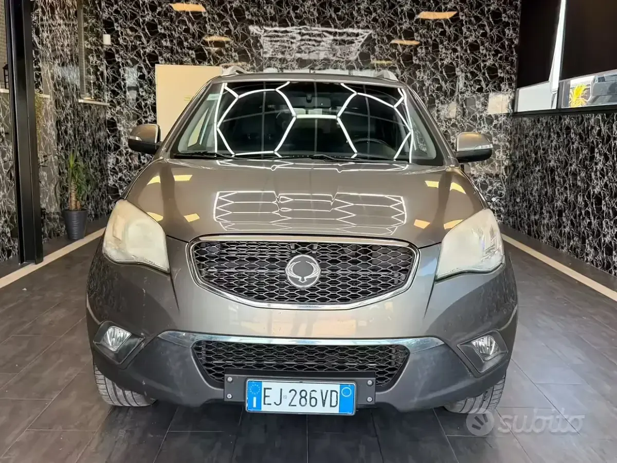 Usata SsangYong Korando 175 CV (128 kW) 2011 Grigio SUV