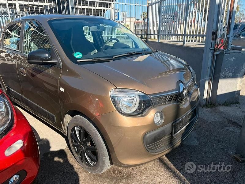 Usata Renault Twingo Life 70 CV (51 kW) 2017 Marrone Utilitaria