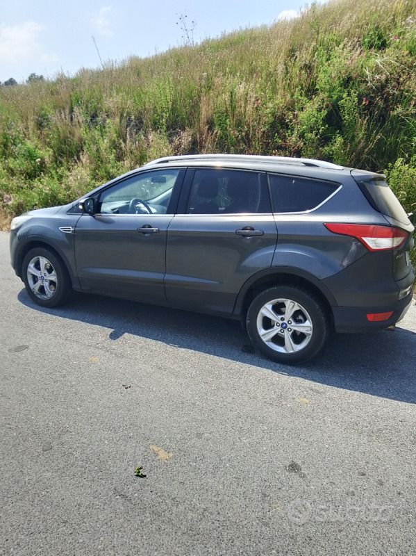 Usata Ford Kuga 150 CV (110 kW) 2015 Grigio SUV