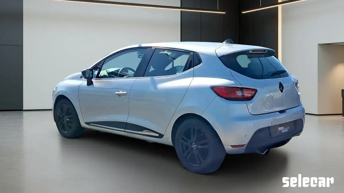 Usata Renault Clio IV Zen 75 CV (55 kW) 2017 Argento Berlina