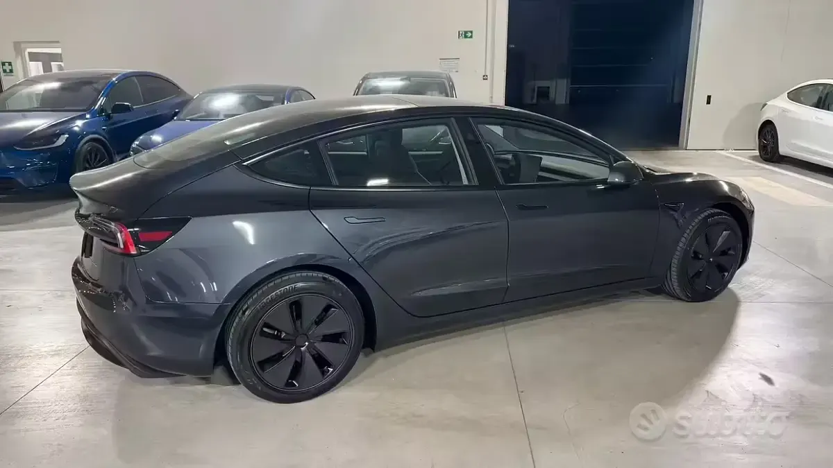 Usata Tesla Model 3 Long Range AWD 152 kW (208 CV) 2024 Grigio Berlina
