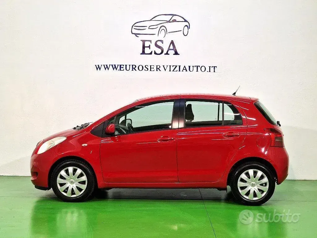 Usata Toyota Yaris Sol 87 CV (63 kW) 2007 Rosso Utilitaria
