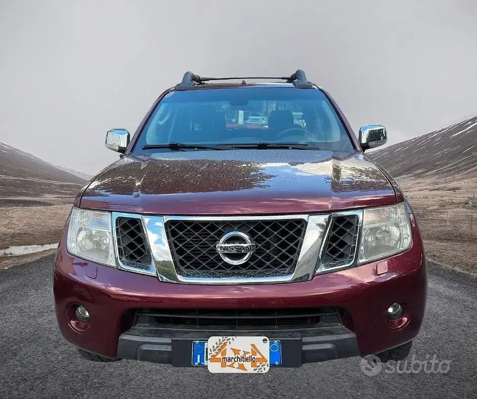 Usata Nissan Navara 190 CV (139 kW) 2011 Marrone Pick-up