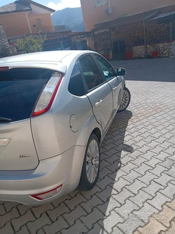 Usata Ford Focus 100 CV (73 kW) 2008 Grigio