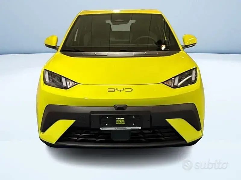 Nuova BYD Dolphin Surf Active 63 kW (87 CV) 2026 Giallo Utilitaria