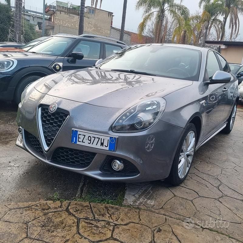 Usata Alfa Romeo Giulietta Exclusive 175 CV (128 kW) 2015 Grigio Berlina