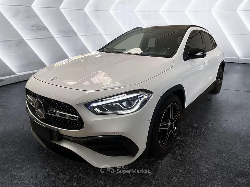 Usata Mercedes GLA200 Premium 150 CV (110 kW) 2022 Bianco SUV