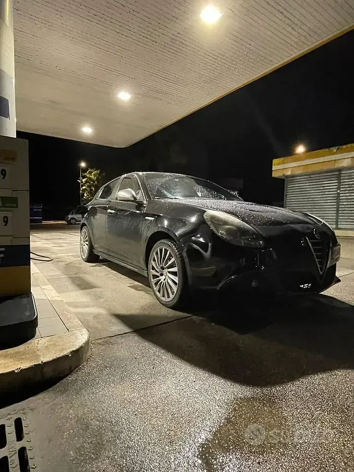Usata Alfa Romeo Giulietta 140 CV (102 kW) 2012 Nero Utilitaria