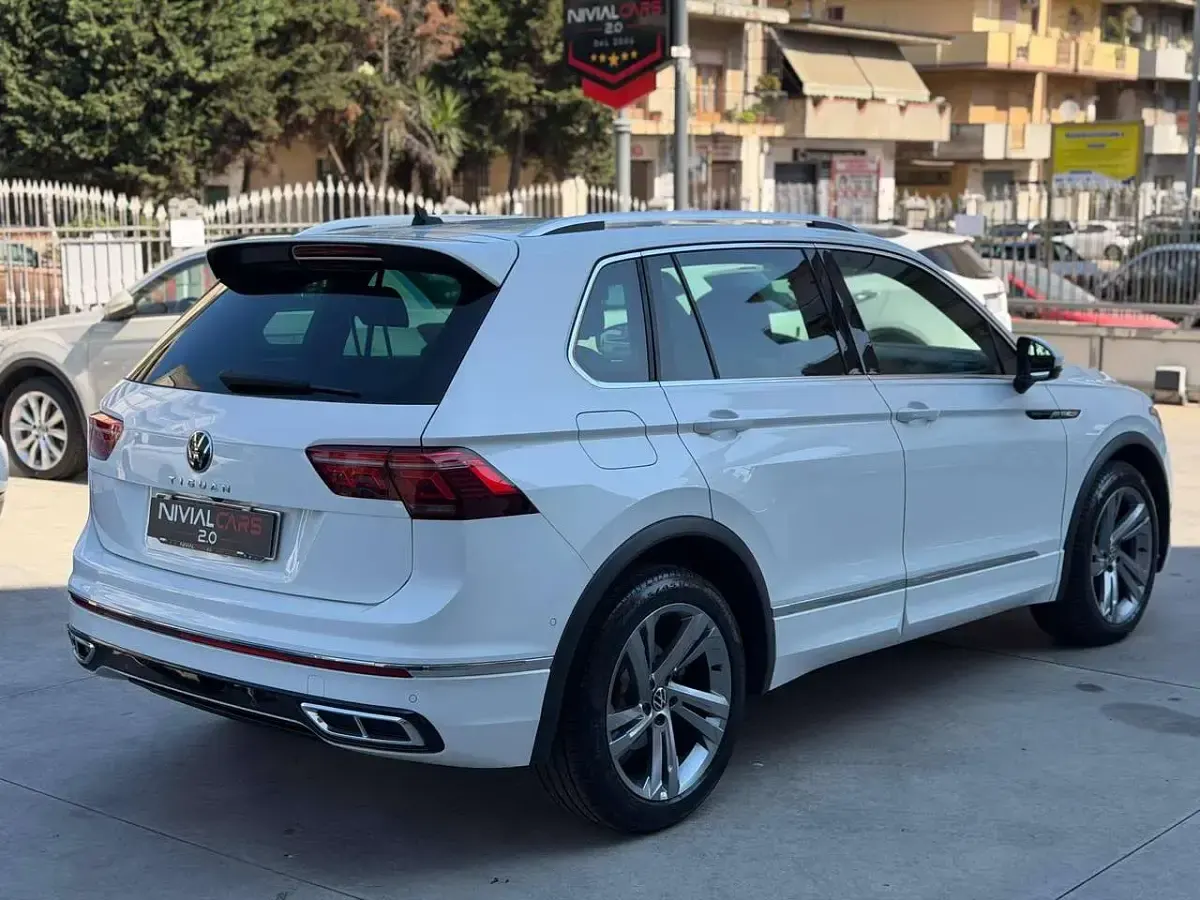 Usata VW Tiguan IQ Drive 150 CV (110 kW) 2021 Bianco SUV