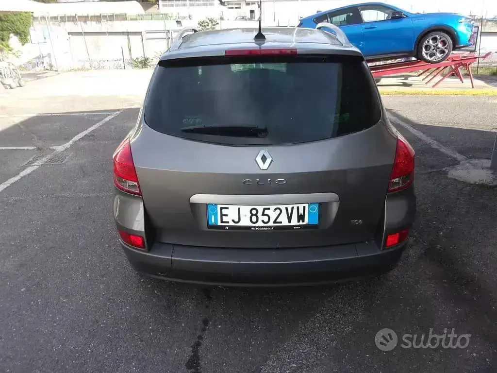 Usata Renault Clio 103 CV (75 kW) 2011 Grigio Station wagon