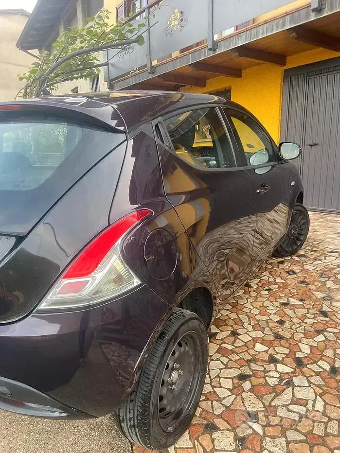 Usata Lancia Ypsilon 80 CV (58 kW) 2013 Utilitaria