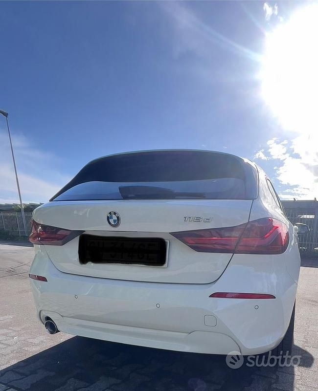 Usata BMW 116 Advantage 115 CV (84 kW) 2022 Bianco Utilitaria