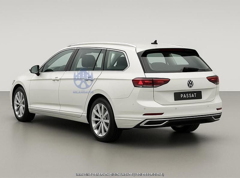 Usata VW Passat Elegance 150 CV (110 kW) 2025 Bianco Station wagon