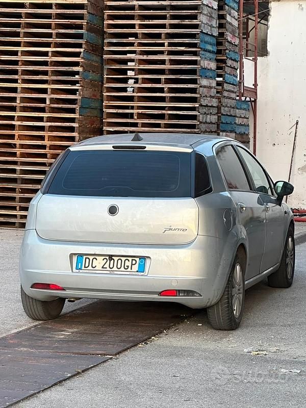 Usata Fiat Grande Punto 77 CV (56 kW) 2007 Grigio Utilitaria