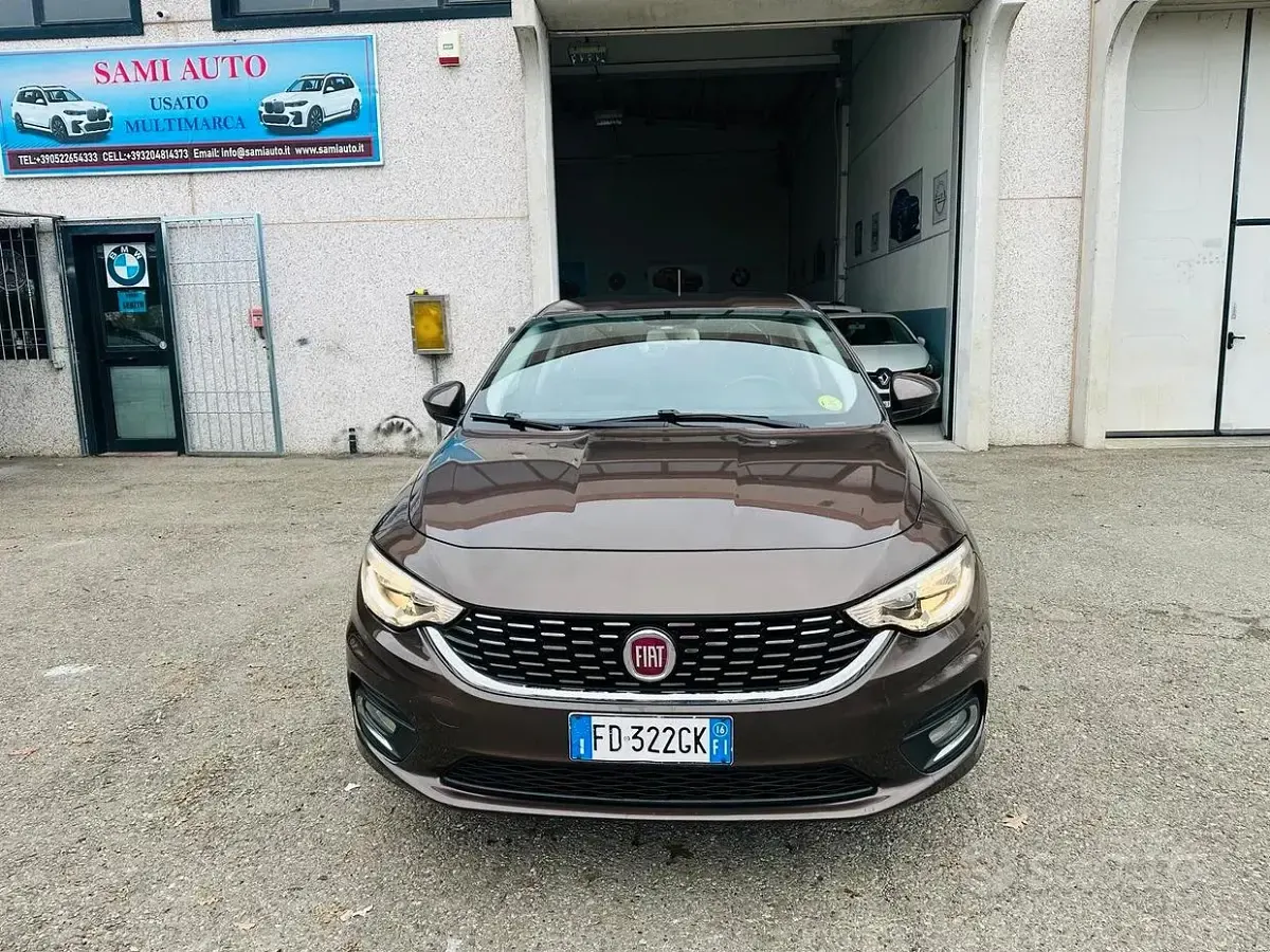 Usata Fiat Tipo Lounge 120 CV (88 kW) 2016 Marrone Berlina