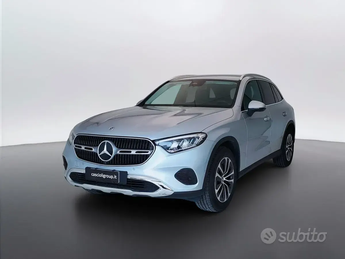 Usata Mercedes GLC200 Advanced 163 CV (119 kW) 2025 Argento hightech SUV