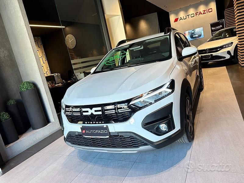 Usata Dacia Sandero Expression 100 CV (73 kW) 2025 Bianco Berlina