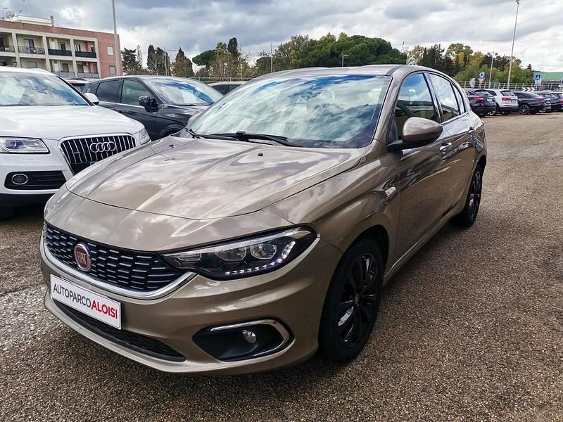 Usata Fiat Tipo Lounge 95 CV (69 kW) 2017 Marrone Berlina
