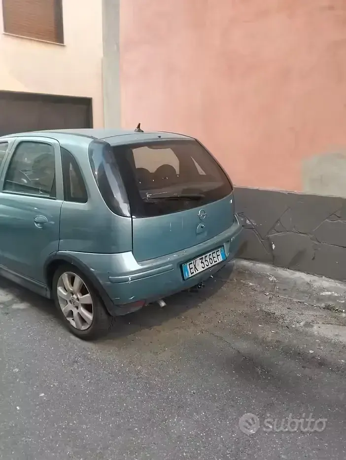 Usata Opel Corsa 69 CV (50 kW) 2006 Blu Utilitaria