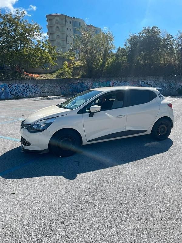 Usata Renault Clio IV 75 CV (55 kW) 2015 Bianco Berlina