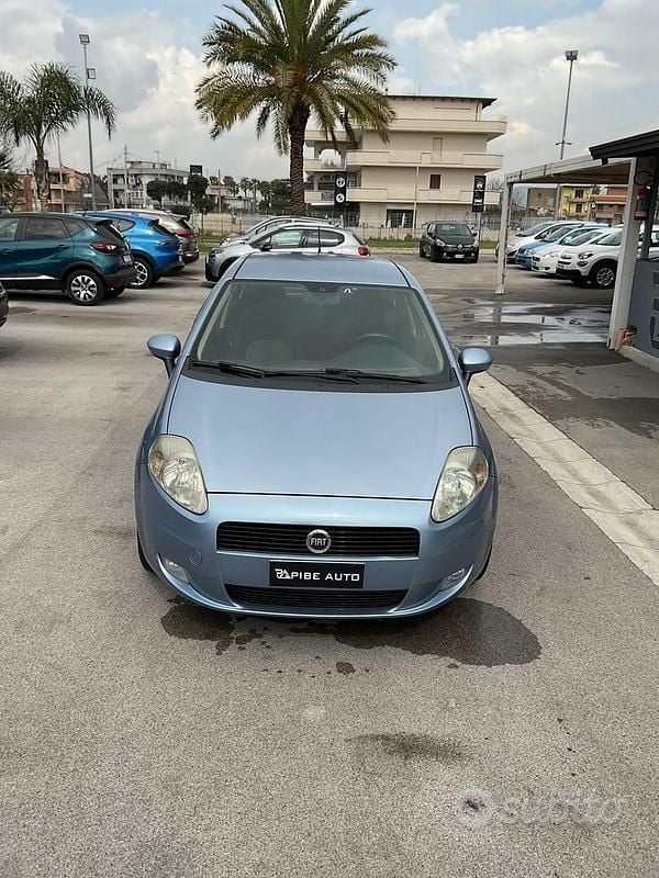 Usata Fiat Grande Punto Emotion 90 CV (66 kW) 2006 Blu Utilitaria