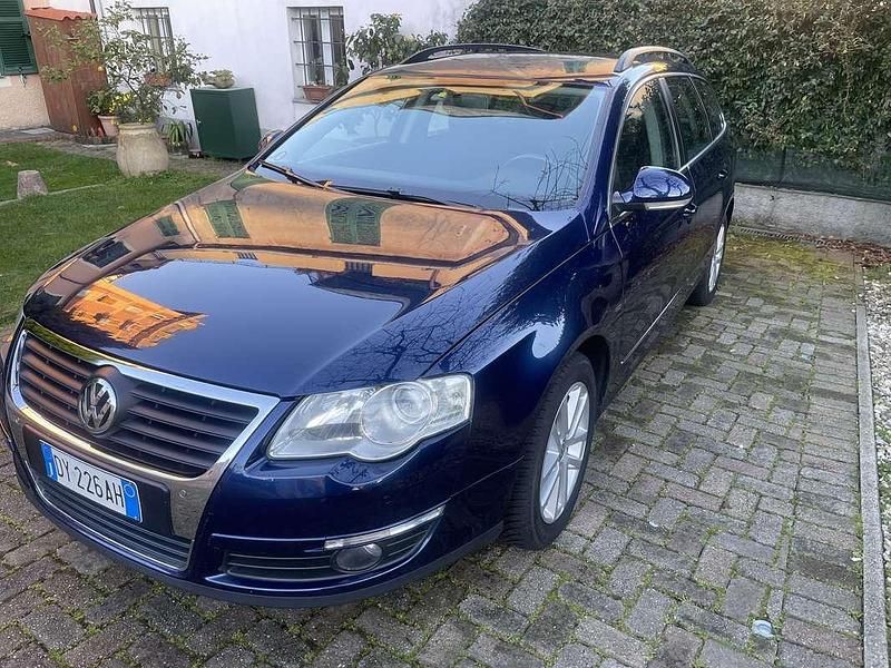 Usata VW Passat 140 CV (102 kW) 2009 Blu/azzurro Station wagon