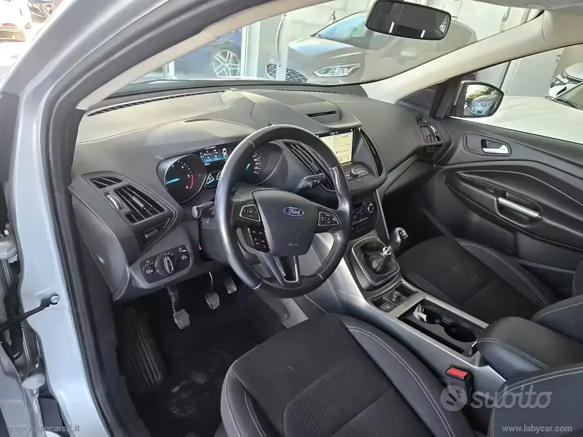 Usata Ford Kuga Business Edition 120 CV (88 kW) 2019 Argento SUV