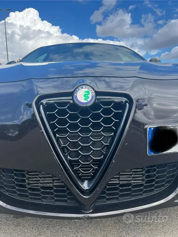 Usata Alfa Romeo Giulietta 105 CV (77 kW) 2012 Nero Utilitaria