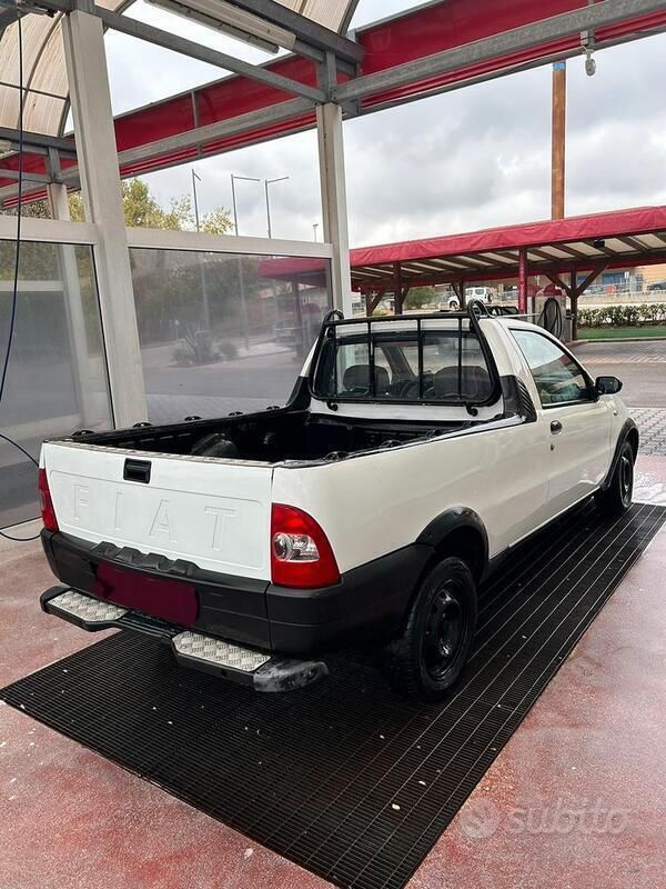 Usata Fiat Strada 2004 Bianco Pick-up