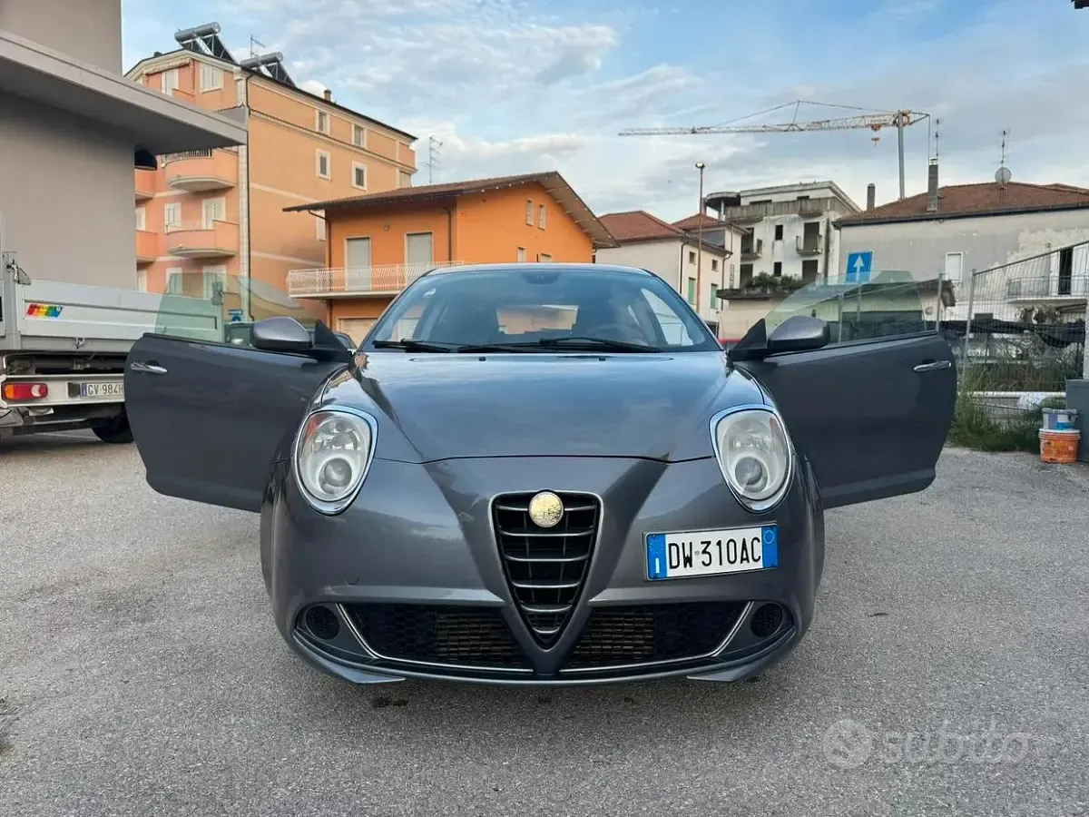 Usata Alfa Romeo MiTo 120 CV (88 kW) 2009 Grigio Utilitaria