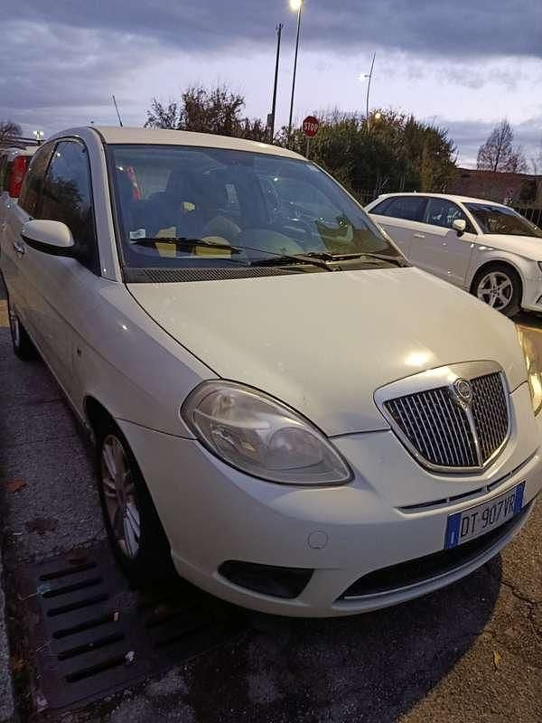 Bianco Usata 2009 Lancia Ypsilon Due volumi | 2700 € (Super prezzo) - Immagine 1/4