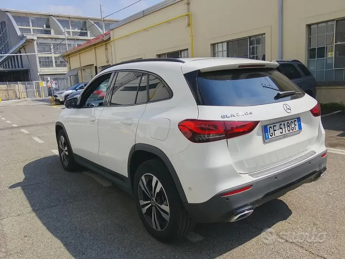 Usata Mercedes GLA200 150 CV (110 kW) 2021 Bianco SUV