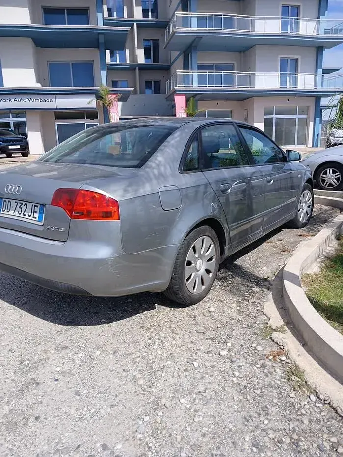 Usata Audi A4 Comfort 140 CV (102 kW) 2007 Grigio Berlina