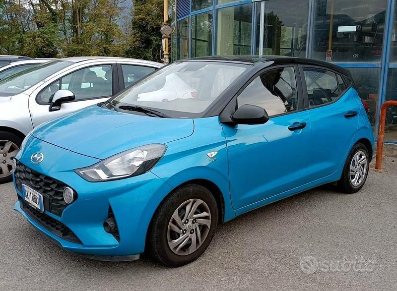 Blu Usata 2022 Hyundai i10 Due volumi | 10.000 € (Ottimo prezzo) - Immagine 1/4