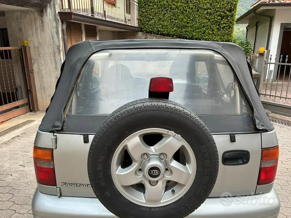 Usata Kia Sportage 2002 Grigio SUV