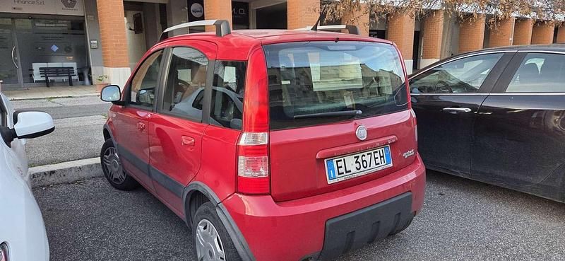 Usata Fiat Panda Climbing 77 CV (56 kW) 2011 Rosso Utilitaria
