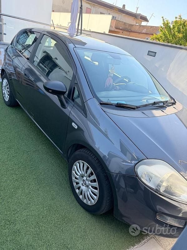 Usata Fiat Grande Punto S 75 CV (55 kW) 2014 Nero Utilitaria