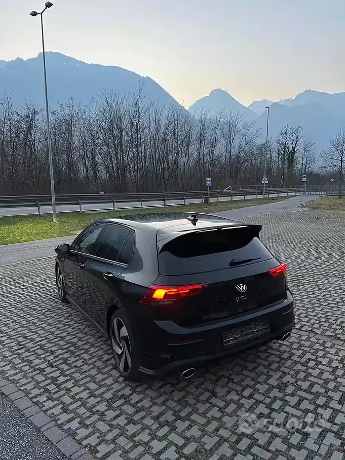 Usata VW Golf VIII GTI Clubsport 300 CV (220 kW) 2023 Nero Berlina