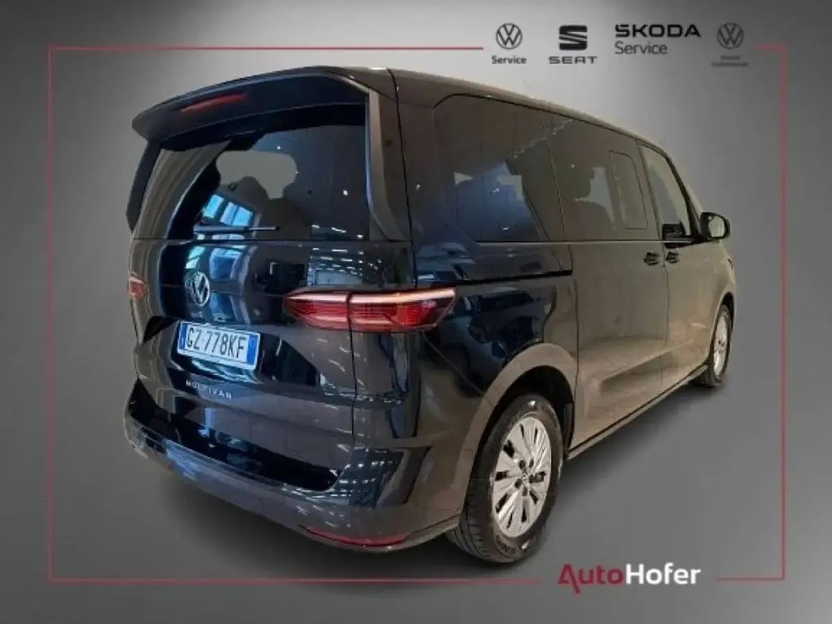 Usata VW Multivan 150 CV (110 kW) 2025 Nero Monovolume