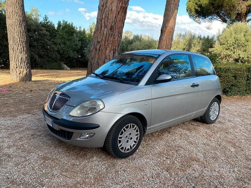 Usata Lancia Ypsilon 2004 Utilitaria