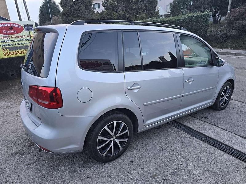 Usata VW Touran Comfortline 105 CV (77 kW) 2010 Argento Monovolume