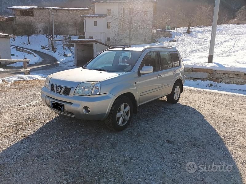 Usata Nissan X-Trail 136 CV (100 kW) 2004 Grigio SUV